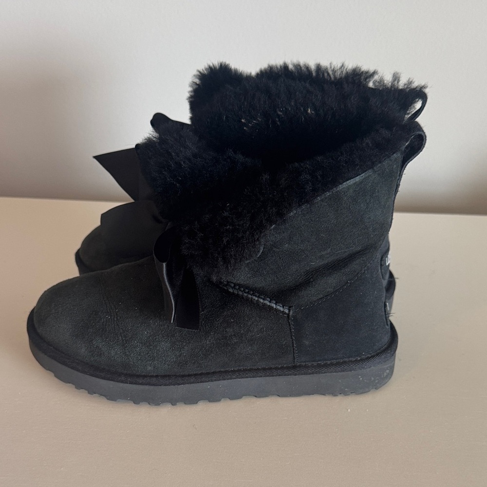 UGG Black Suede Fur-Trim Bow Back Ankle Booties - Picture 4 of 7
